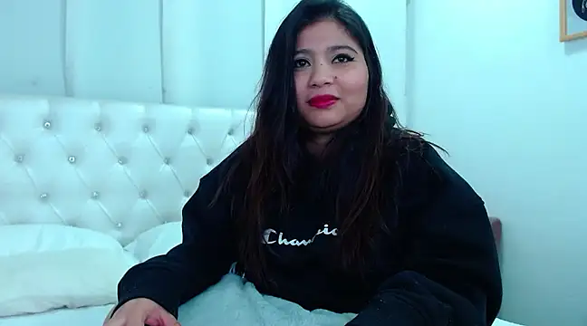 Snapshot of annylouis chatting on 27, 12, 2024 annylouis online show from 27, 12, 2024