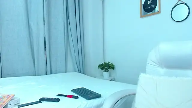 Snapshot of annylouis chatting on 28, 1, 2025 annylouis online show from 28, 1, 2025