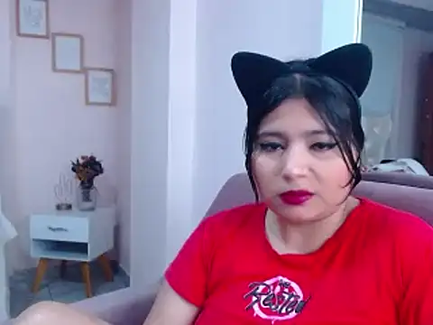 Snapshot of annylouis chatting on 11, 2, 2025 annylouis online show from 11, 2, 2025