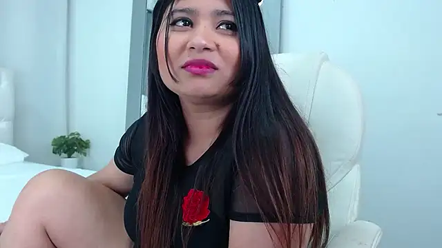 Snapshot of annylouis chatting on 18, 2, 2025 annylouis online show from 18, 2, 2025