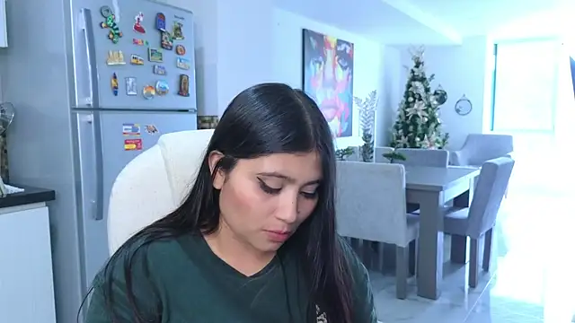 Snapshot of annylouis chatting on 16, 11, 2025 annylouis online show from 16, 11, 2025