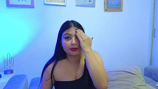 Snapshot of annylouis chatting on 3, 12, 2025 annylouis online show from 3, 12, 2025