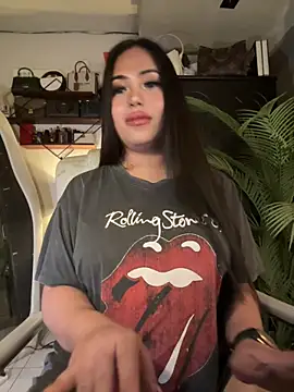 Snapshot of BigDominaMia chatting on 21, 3, 2026 BigDominaMia online show from 21, 3, 2026