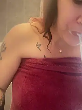 Snapshot of callmelouve chatting on 27, 2, 2025 callmelouve online show from 27, 2, 2025