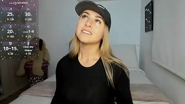 Snapshot of sophi_mooreno chatting on 30, 9, 2025 sophi mooreno online show from 30, 9, 2025