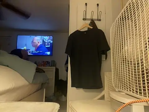 Snapshot of Dval1993 chatting on 20, 10, 2025 Dval1993 online show from 20, 10, 2025