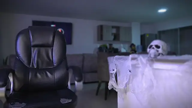 Snapshot of Frank_Farrell chatting on 22, 10, 2025 Frank Farrell online show from 22, 10, 2025