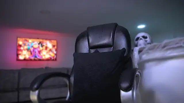 Snapshot of Frank_Farrell chatting on 30, 10, 2025 Frank Farrell online show from 30, 10, 2025