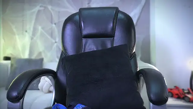 Snapshot of Frank_Farrell chatting on 3, 11, 2025 Frank Farrell online show from 3, 11, 2025