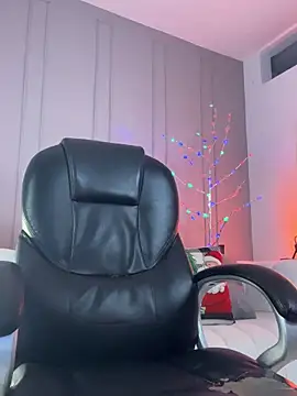 Snapshot of Frank_Farrell chatting on 26, 11, 2025 Frank Farrell online show from 26, 11, 2025