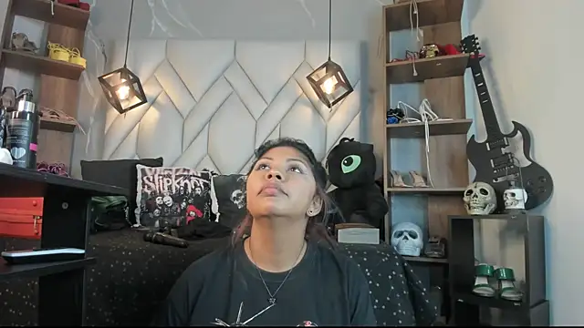 Snapshot of MirandaHaguen chatting on 15, 3, 2025 MirandaHaguen online show from 15, 3, 2025