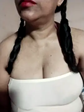 Snapshot of tharu_sweet chatting on 28, 3, 2026 tharu sweet online show from 28, 3, 2026