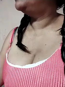 Snapshot of tharu_sweet chatting on 18, 4, 2026 tharu sweet online show from 18, 4, 2026