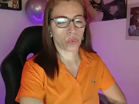 Chayla Ruiz online show from 8, 3, 2025