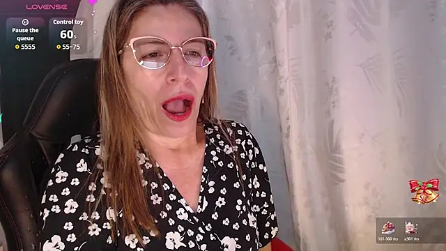 Chayla Ruiz online show from 13, 12, 2025