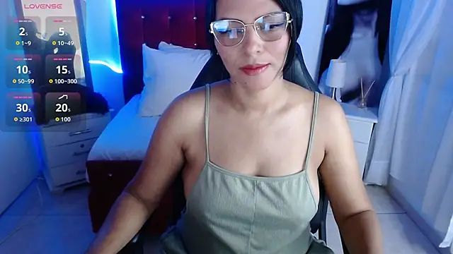 Snapshot of Wanda_Milf chatting on 2, 10, 2025 Wanda Milf online show from 2, 10, 2025