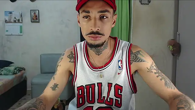 emiliano hottt online show from 21, 7, 2026