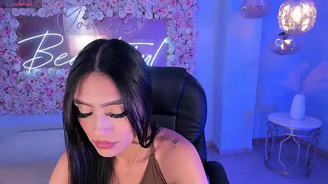 JadeEvansX online show from 24, 12, 2024