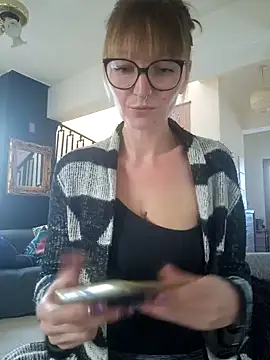 MissMialicious online show from 28, 2, 2025