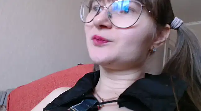 KiraGoldens online show from 20, 2, 2025