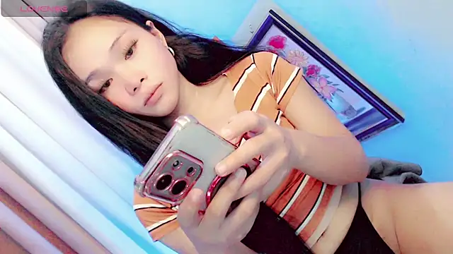 Snapshot of amomentoflust69 chatting on 4, 6, 2026 amomentoflust69 online show from 4, 6, 2026