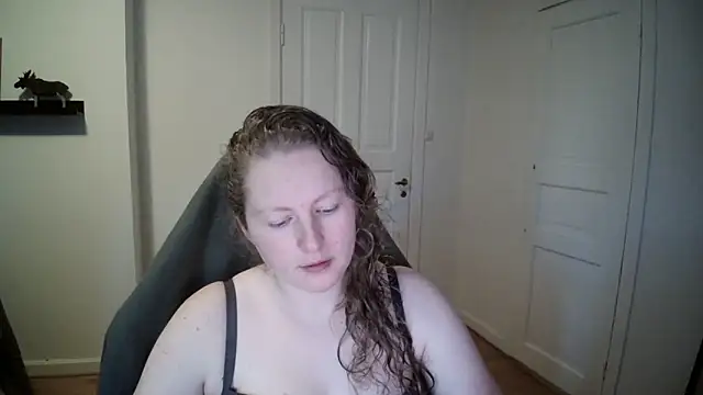 Snapshot of Girlnina-1995 chatting on 12, 12, 2024 Girlnina-1995 online show from 12, 12, 2024