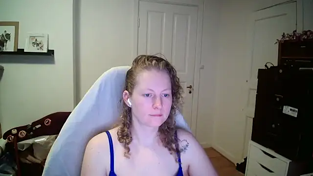 Girlnina-1995 online show from 11, 2, 2026