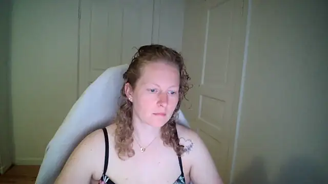 Snapshot of Girlnina-1995 chatting on 4, 5, 2026 Girlnina-1995 online show from 4, 5, 2026