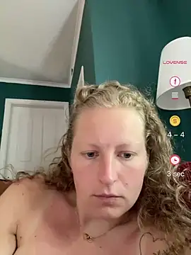 Snapshot of Girlnina-1995 chatting on 8, 6, 2026 Girlnina-1995 online show from 8, 6, 2026
