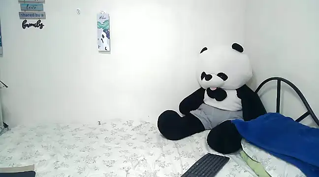 Snapshot of rihanna22 chatting on 8, 2, 2025 rihanna22 online show from 8, 2, 2025