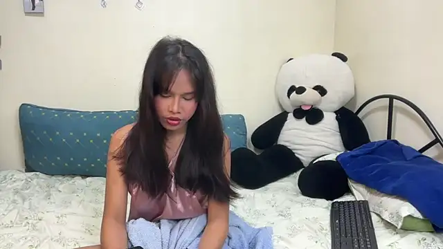 Snapshot of rihanna22 chatting on 18, 11, 2025 rihanna22 online show from 18, 11, 2025