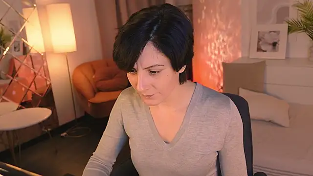 Snapshot of LorenDaze chatting on 17, 12, 2025 LorenDaze online show from 17, 12, 2025