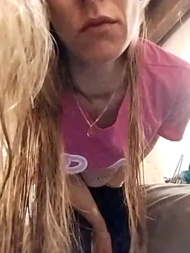 Snapshot of eatmeplease44 chatting on 18, 9, 2025 eatmeplease44 online show from 18, 9, 2025