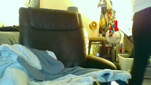 Snapshot of eatmeplease44 chatting on 18, 10, 2025 eatmeplease44 online show from 18, 10, 2025