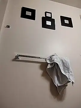 eatmeplease44 online show from 18, 12, 2025