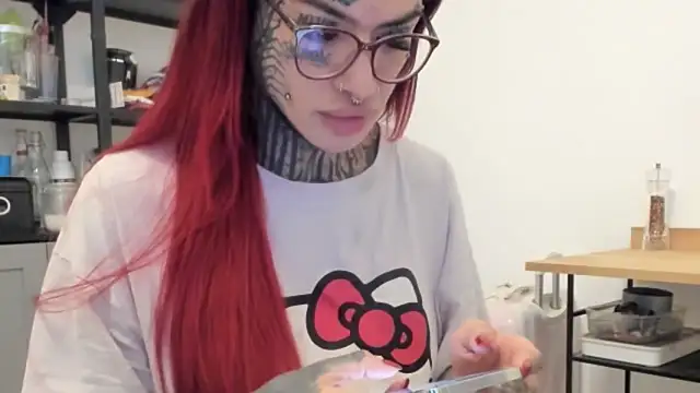 tamarapervert online show from 22, 12, 2025