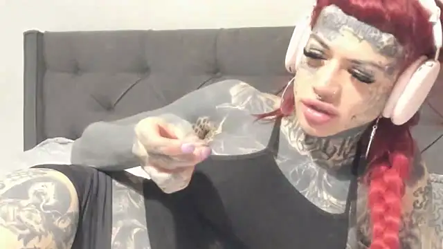 tamarapervert online show from 27, 2, 2026