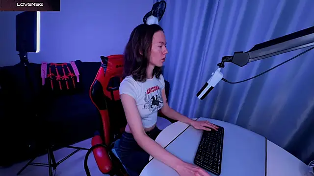 Snapshot of DivineBite chatting on 12, 2, 2025 DivineBite online show from 12, 2, 2025