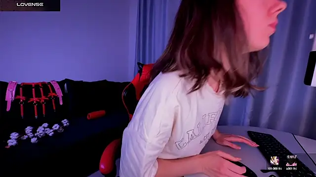 Snapshot of DivineBite chatting on 28, 2, 2025 DivineBite online show from 28, 2, 2025