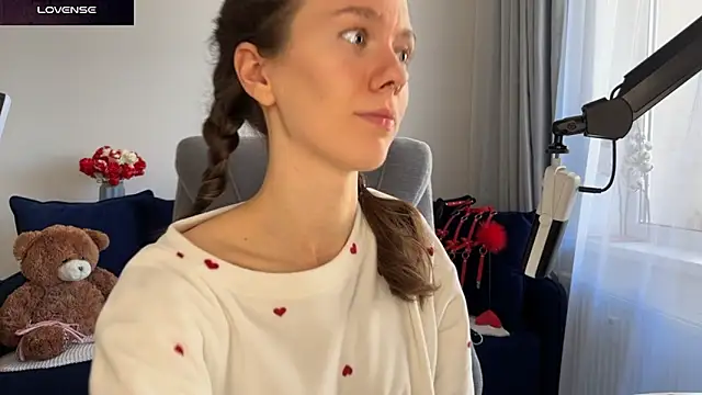 Snapshot of DivineBite chatting on 19, 9, 2025 DivineBite online show from 19, 9, 2025