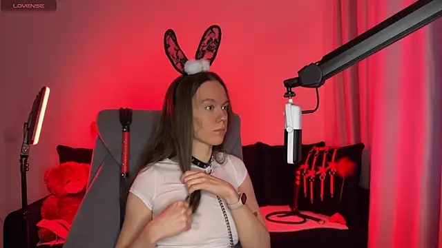 Snapshot of DivineBite chatting on 23, 9, 2025 DivineBite online show from 23, 9, 2025