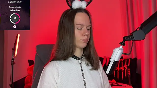 Snapshot of DivineBite chatting on 30, 10, 2025 DivineBite online show from 30, 10, 2025