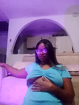 EmilyyRosee  online show from 14, 4, 2026