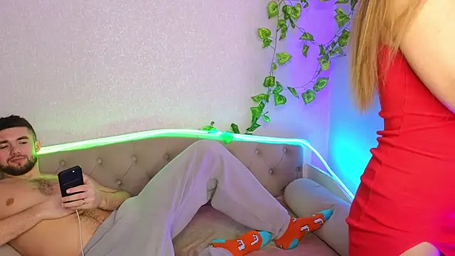 Snapshot of ParadisePleasure_ chatting on 6, 3, 2025 ParadisePleasure  online show from 6, 3, 2025