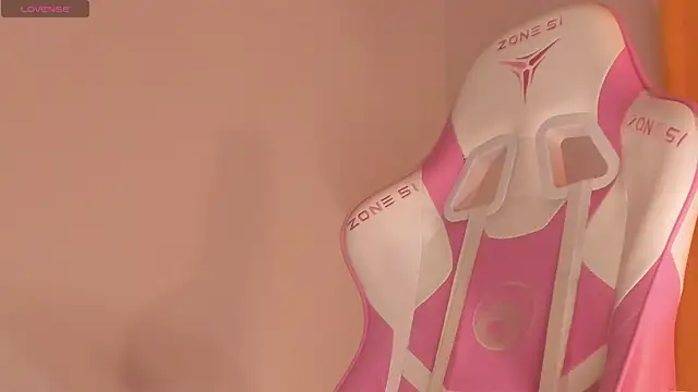 Snapshot of SueNiceeeee chatting on 11, 9, 2025 SueNiceeeee online show from 11, 9, 2025