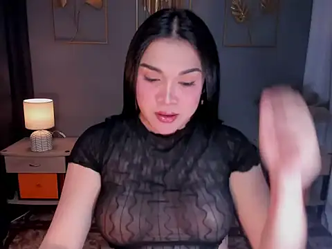 MaxeneCullens online show from 19, 11, 2025