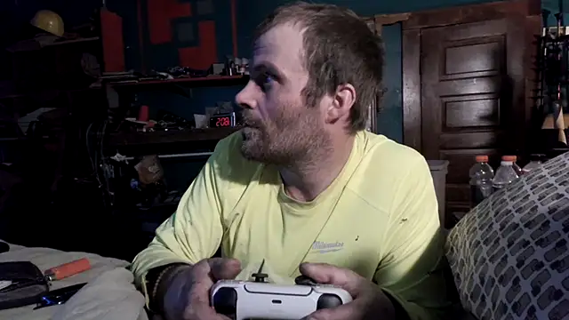 Snapshot of charactrzero chatting on 28, 11, 2025 charactrzero online show from 28, 11, 2025