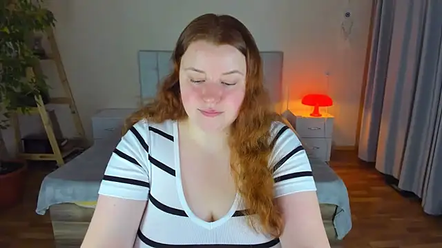 Snapshot of PolinaSalvatore chatting on 14, 9, 2025 PolinaSalvatore online show from 14, 9, 2025