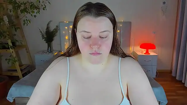 Snapshot of PolinaSalvatore chatting on 12, 11, 2025 PolinaSalvatore online show from 12, 11, 2025