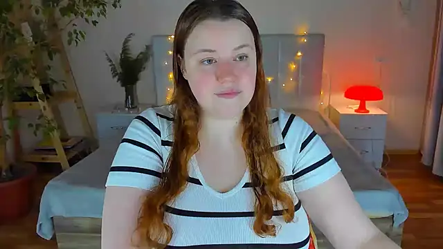 Snapshot of PolinaSalvatore chatting on 14, 11, 2025 PolinaSalvatore online show from 14, 11, 2025